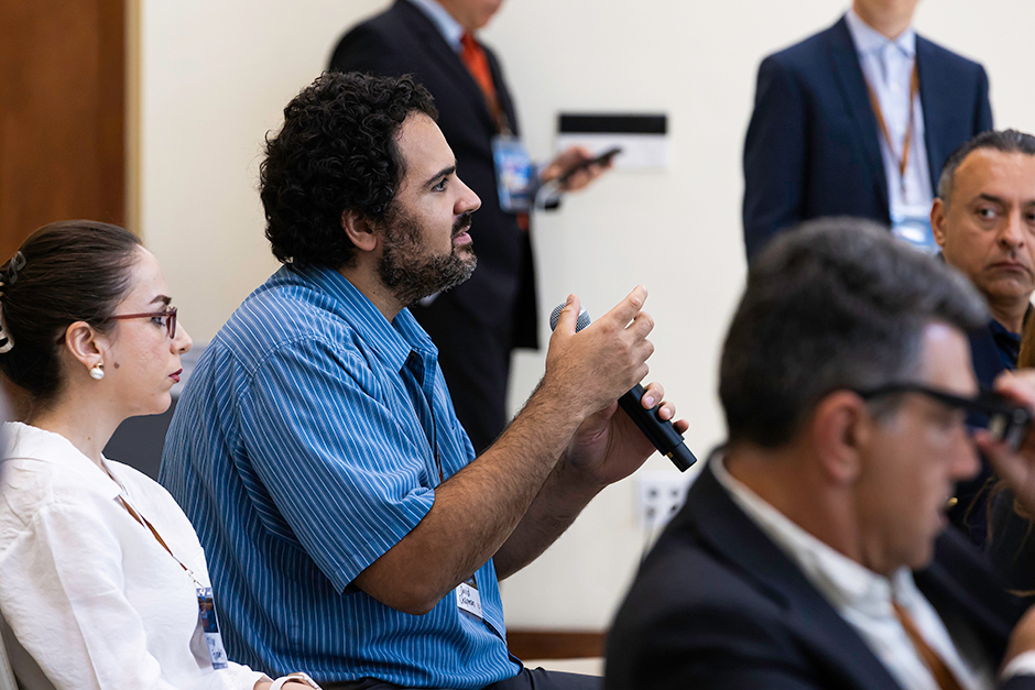 avid Chapman asks a question at Smart Cities MIAMI 2026