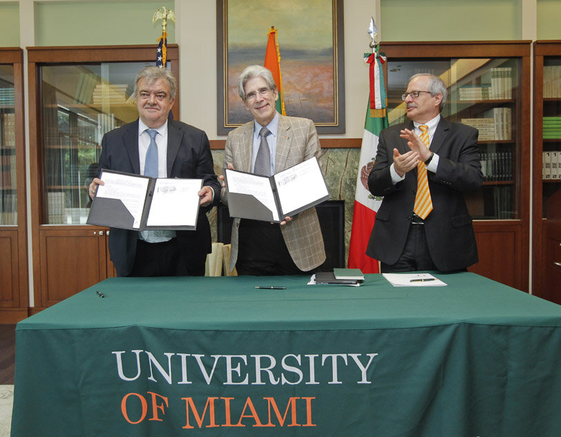 UMCCS And Yucatan Delegation Signing (8)